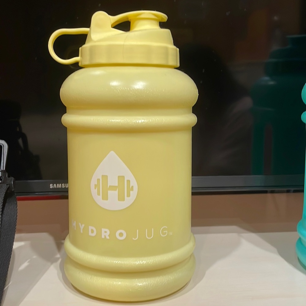 73oz yellow plastic hydrojug